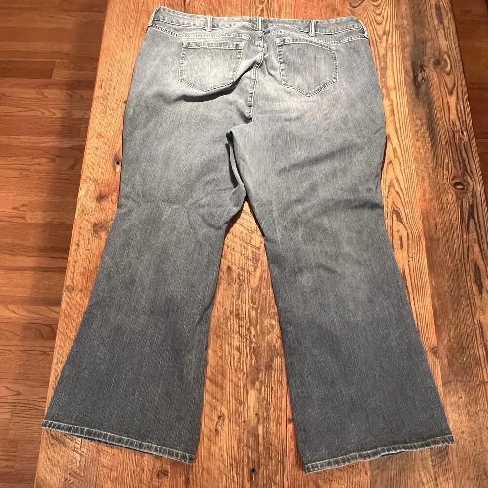 Torrid Jeans Slim Boot Blue Denim Medium Wash Bootcut Stretch Size 26 R = 44x29 - Picture 3 of 9